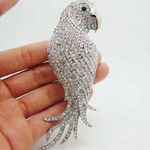 New Retro Rhinestone Parrot Silver Brooch Women Casual Crystal Jacket Scarf Lape